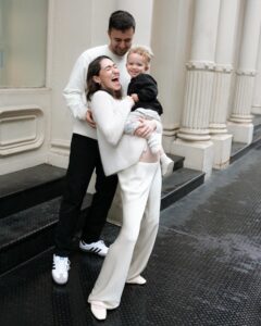 19+ Neutral Family Photo Outfits For Every Season